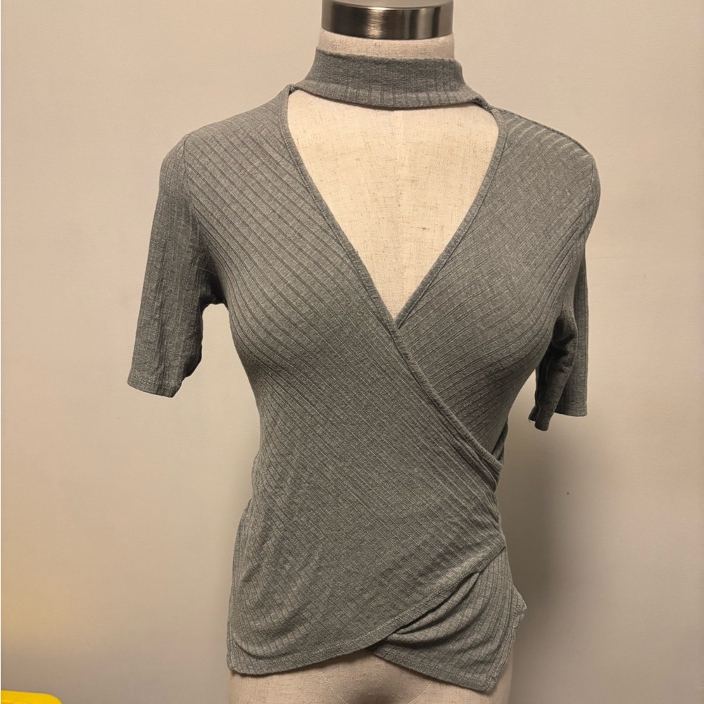 Active USA Gray Short Sleeve Wrap Top